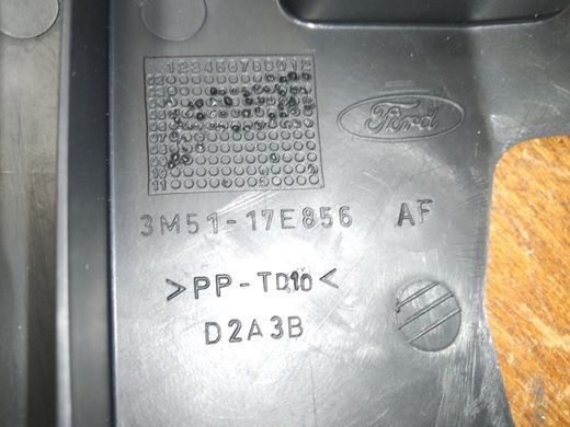 Кронштейн крепления переднего бампера правый Ford C-Max '03-'07