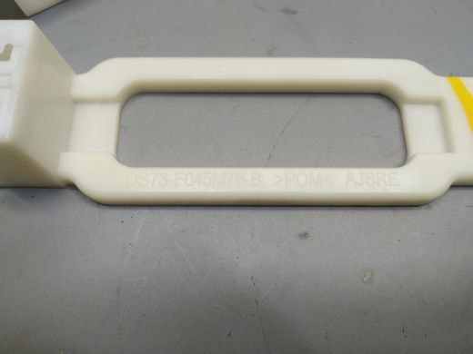 Кронштейн задних ручек потолка с люком Ford Lincoln MKZ '12-/Lincoln MKC '14-/Fusion '12/ перед с панором Edge '15-