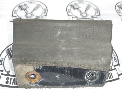 Отбойник (демпфер) крышки багажника 3, 5 дв. седаны Ford Focus '04-'11/Fusion '02-'12