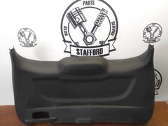 Обшивка кришки багажнику чорна без електро Ford Escape '16-'19