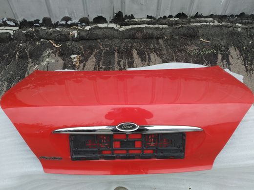 Крышка багажника красная 4 дв. седан Ford Mondeo '96-'00