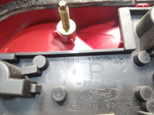 Фонар задній правий в зборі з патроном ламп дефект 4 дв. седан Ford Mondeo '96-'99