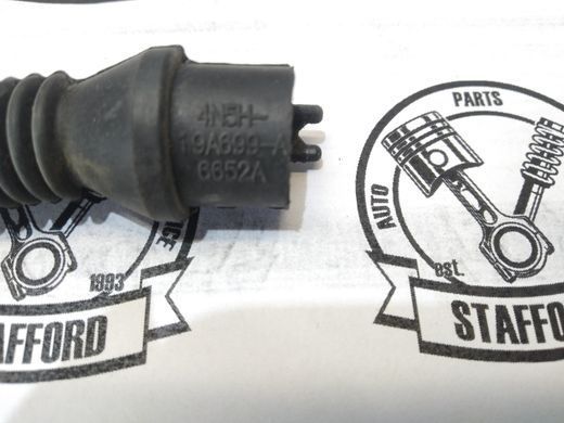 Трубка відводу води пічки Ford Focus '04-'19/C-Max '04-'19/Kuga '08-'19/Mondeo '07-'14/S-Max '06-'15