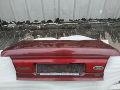 Кришка багажнику червона 4 дв. седан Ford Mondeo '92-'96