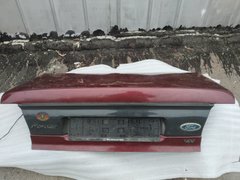 Кришка багажнику червона 4 дв седан Ford Mondeo '92-'96