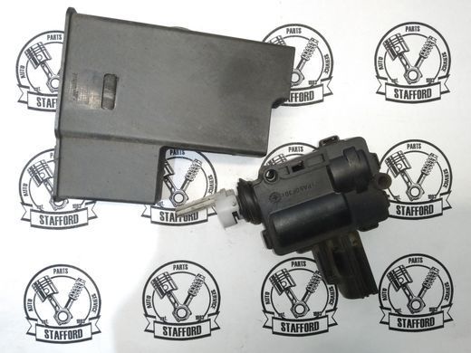 Привод соленоида лючка топливного бака с корпусом Ford Focus '04-'11/Focus C-Max '03-'10