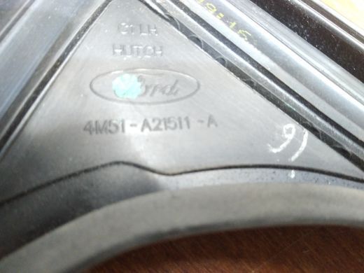 Молдинг з ущільнювачем скла верх дверей перед лівої Ford Focus '04-'11