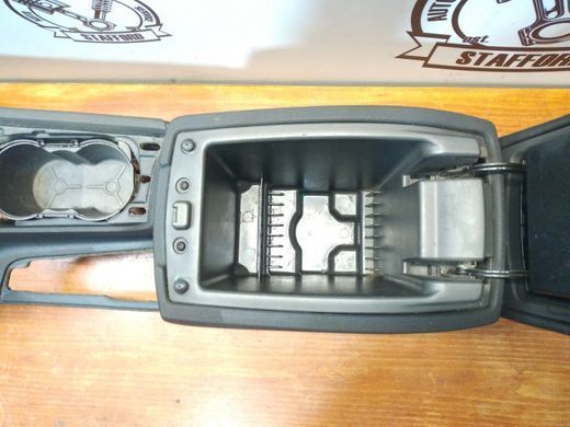 Корпус напольної центр. консолі в зборі Ford Mondeo '07-'10