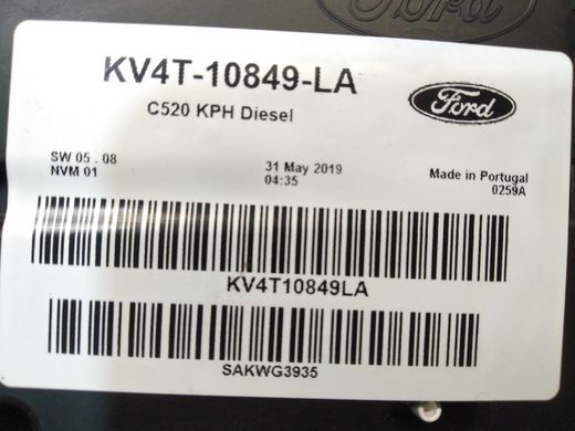 Щиток приборов дизель спидом. Kmh дефект МКПП Ford Kuga '18-'19