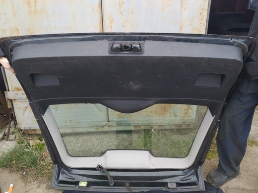 Крышка багажника с замочной скважиной черная 4 дв. универсал Ford Mondeo '00-'07