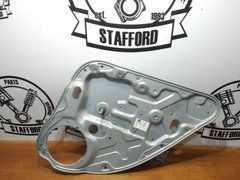 Задний правый стеклоподъемник экран под мех прив. Ford Focus '04-'11