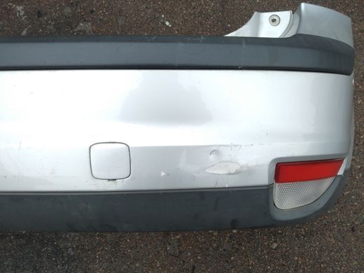 Бампер задний голый серый ZJNC 5 дв. седан дефект Ford Focus '04-'08