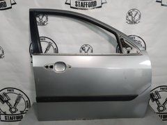 Двері передня права гола світло-сіра 4, 5 дв. седани, універсал Ford Focus '00-'05