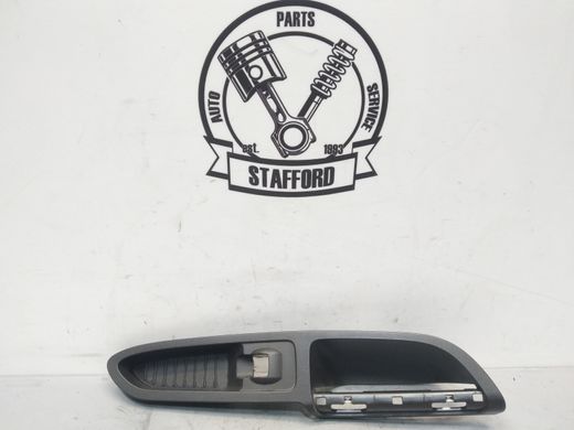 Корпус внутренней ручки двери передней правой черный Ford Kuga '12-'19