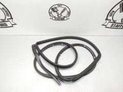 Ущільнювач дверей задньої правої (на дверях) дефект 4дв. седан Ford Fiesta '13-