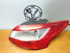 Фонарь наружный (крыло) правый 4 дв. седан Ford Focus '11-'14