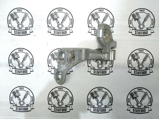 Петля дверей задньої правої верхня Ford Focus '04-'11/C-Max '03-'10/Kuga '08-'12