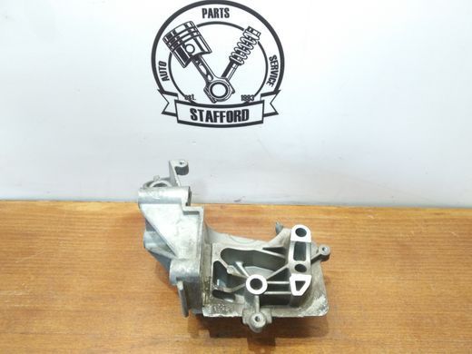 Кронштейн правой опоры двигателя 1.6 TI-VCT Ford Fiesta '10-'19