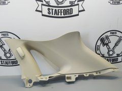 Накладка задней правой стойки дефект Ford Edge '15-'16