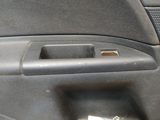 Панель оздоблення (карта) дверей задньої лівої дефект Ford Mondeo '00-'07